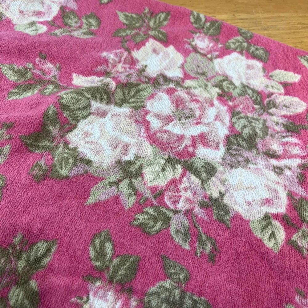Treasures by Rachel Ashwell Bath Towel Pink White Floral Rose Vtg Shabby Chic